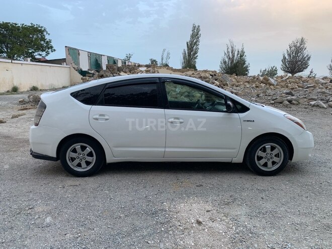 Toyota Prius-7
