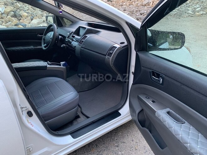Toyota Prius-10