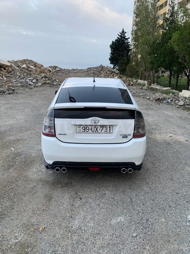 Toyota Prius-5