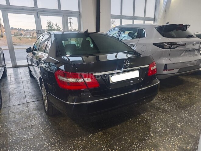 Mercedes E 220 d-4