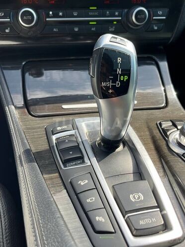 BMW 528 2012, 240,000 km - 2.0 l - Sumqayıt