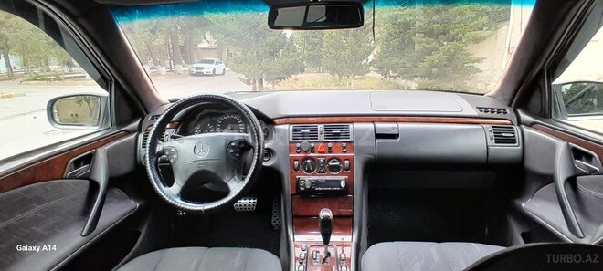 Mercedes E 200 d 2000, 316,742 km - 2.2 л - Sumqayıt