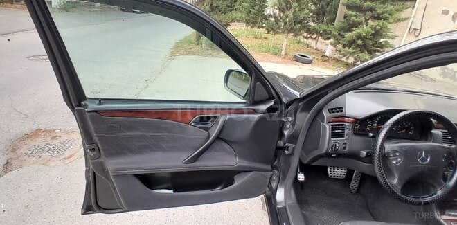 Mercedes E 200 d 2000, 316,742 km - 2.2 л - Sumqayıt