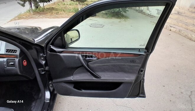Mercedes E 200 d 2000, 316,742 km - 2.2 л - Sumqayıt