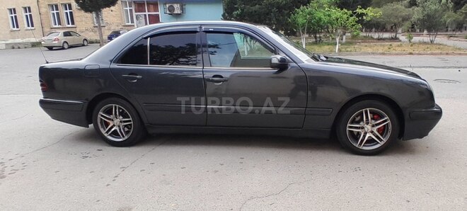 Mercedes E 200 d 2000, 316,742 km - 2.2 л - Sumqayıt