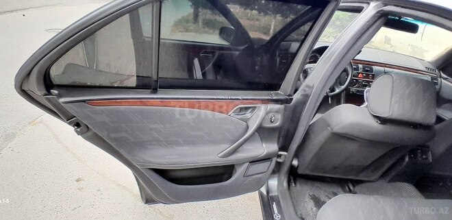 Mercedes E 200 d 2000, 316,742 km - 2.2 л - Sumqayıt