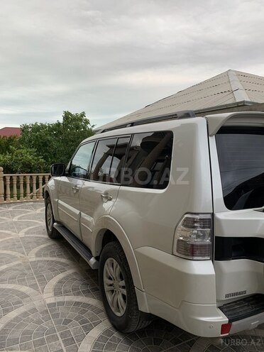 Mitsubishi Pajero 2015, 172,000 km - 3.0 l - Sumqayıt