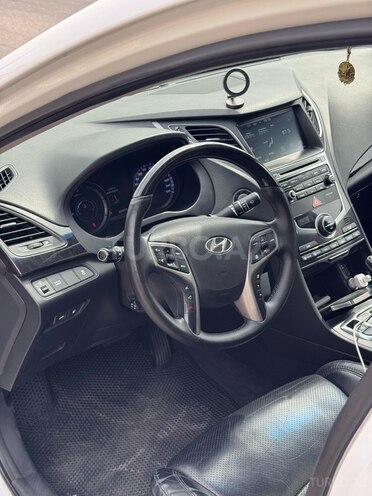 Hyundai Grandeur-5