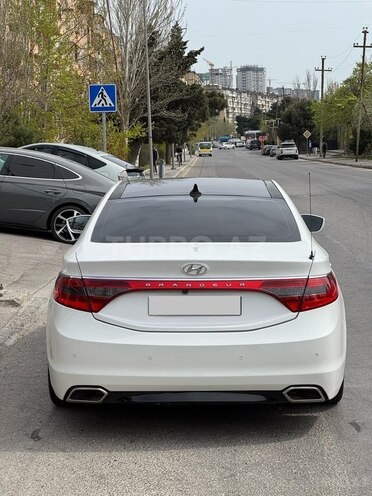 Hyundai Grandeur-3