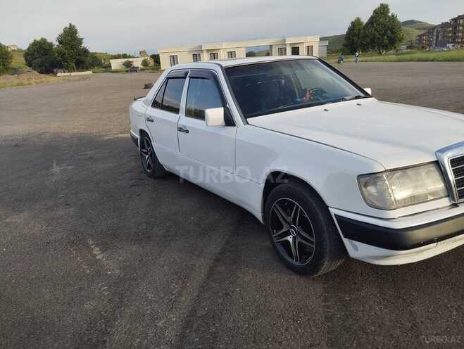 Mercedes E 200 d 1990, 378,679 km - 2.0 l - Cəbrayıl