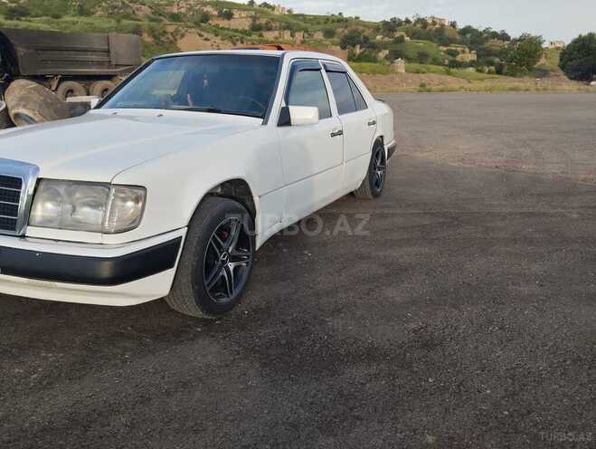 Mercedes E 200 d 1990, 378,679 km - 2.0 l - Cəbrayıl
