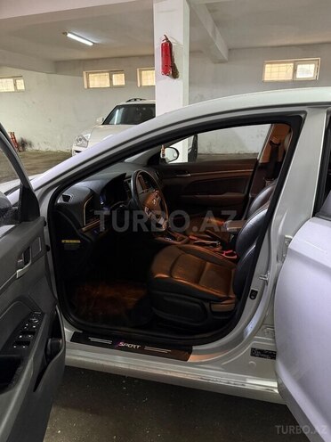 Hyundai Avante 2016, 220,450 km - 1.6 l - Bakı
