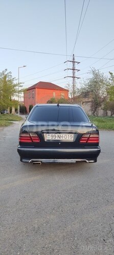 Mercedes E 220 d 2001, 270,000 km - 2.2 l - Bakı
