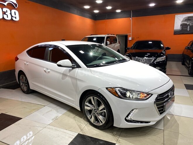 Hyundai Elantra-3
