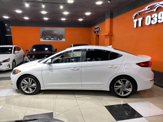 Hyundai Elantra-4