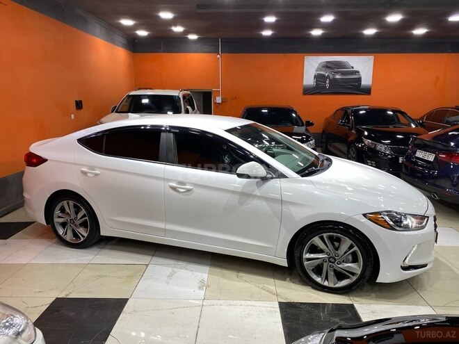 Hyundai Elantra-5