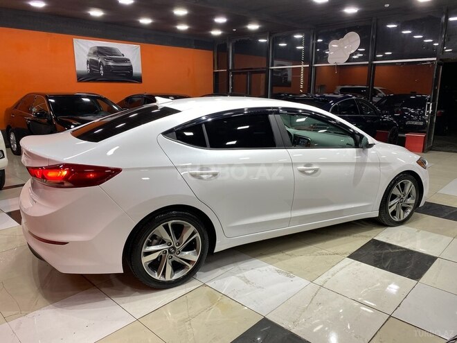 Hyundai Elantra-7