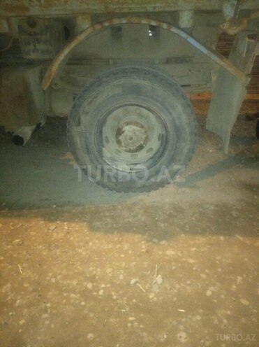MAZ 5549 1990, 300,000 km - 11.0 l - Gəncə