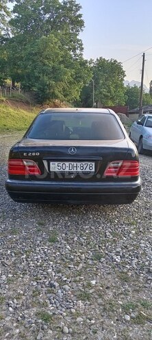 Mercedes E 280 1997, 228,000 km - 2.8 l - Xaçmaz