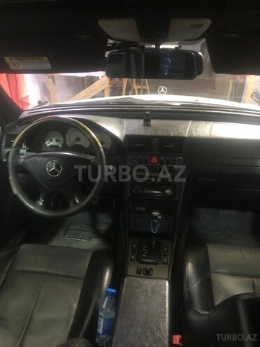 Mercedes C 280 2000, 335,000 km - 2.8 l - Bakı