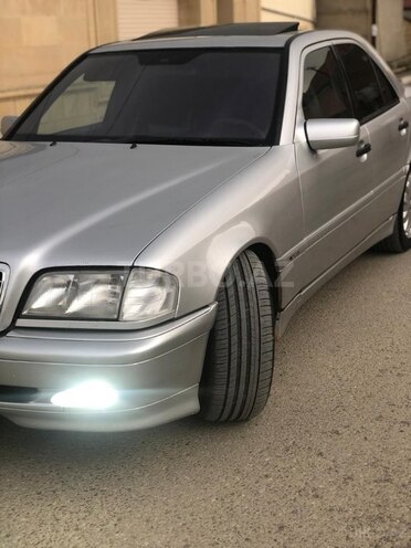 Mercedes C 280 2000, 335,000 km - 2.8 l - Bakı