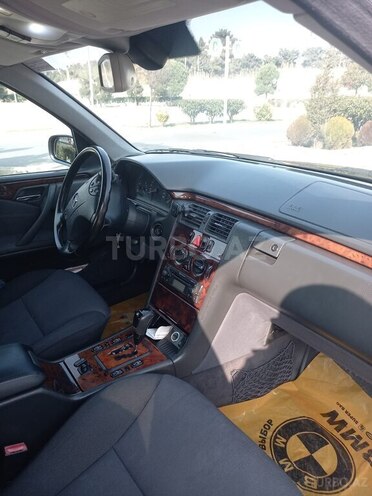 Mercedes E 220 d 2001, 440,000 km - 2.2 l - Bakı