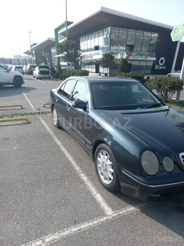 Mercedes E 220 d 2001, 440,000 km - 2.2 l - Bakı