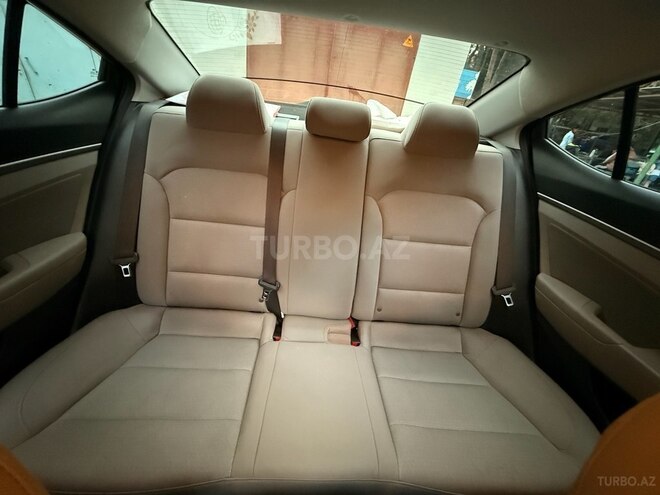 Hyundai Elantra 2018, 165,762 km - 2.0 л - Bakı