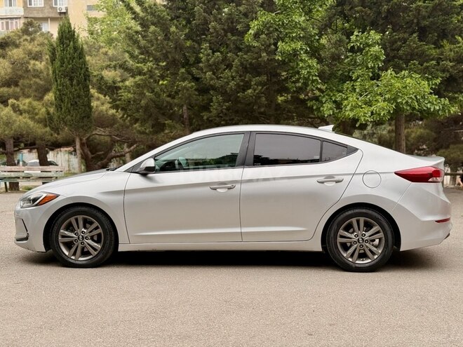 Hyundai Elantra 2018, 165,762 km - 2.0 л - Bakı