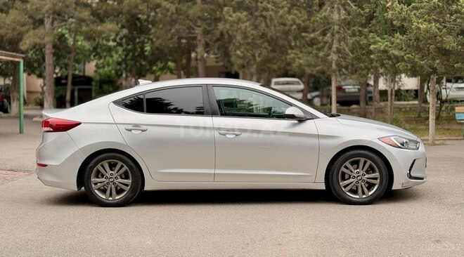 Hyundai Elantra 2018, 165,762 km - 2.0 л - Bakı