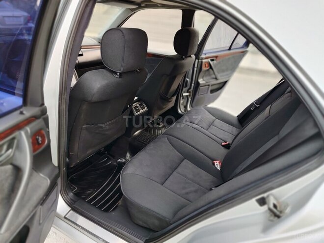 Mercedes E 270 1999, 530,306 km - 2.7 л - Şəki