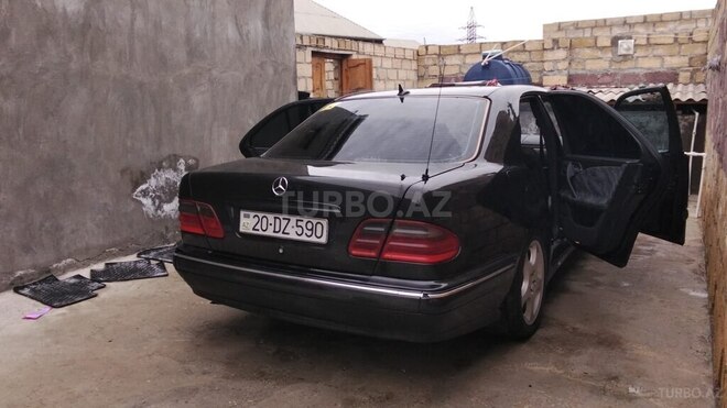 Mercedes E 240 1999, 346,589 km - 2.4 л - Gəncə