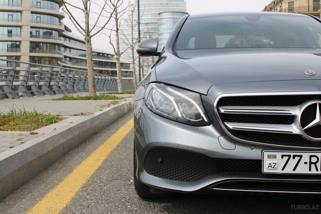 Mercedes E 220 2017, 199,599 km - 2.0 l - Bakı