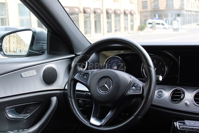 Mercedes E 220 2017, 199,599 km - 2.0 l - Bakı
