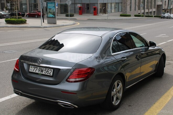 Mercedes E 220 2017, 199,599 km - 2.0 l - Bakı