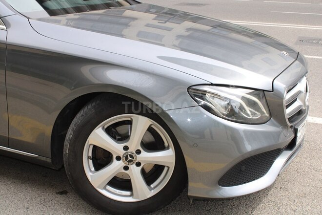 Mercedes E 220 2017, 199,599 km - 2.0 l - Bakı