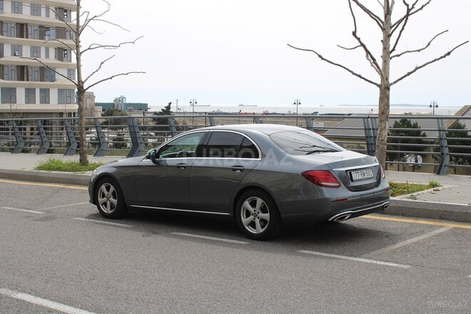Mercedes E 220 2017, 199,599 km - 2.0 l - Bakı