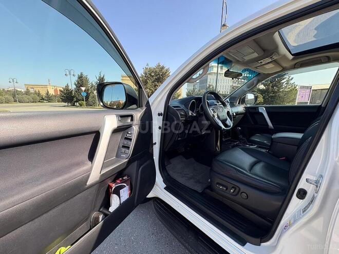 Toyota Land Cruiser Prado-5