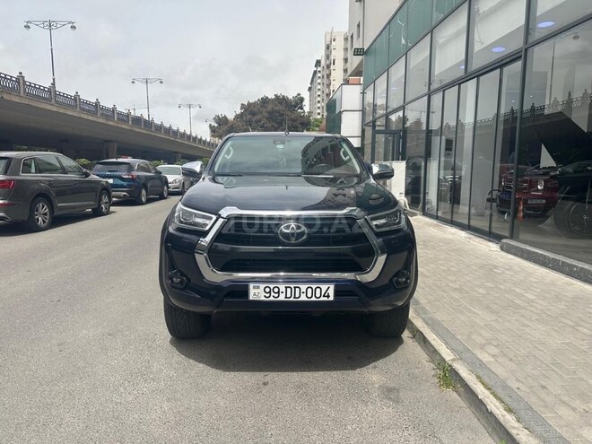 Toyota Hilux-1