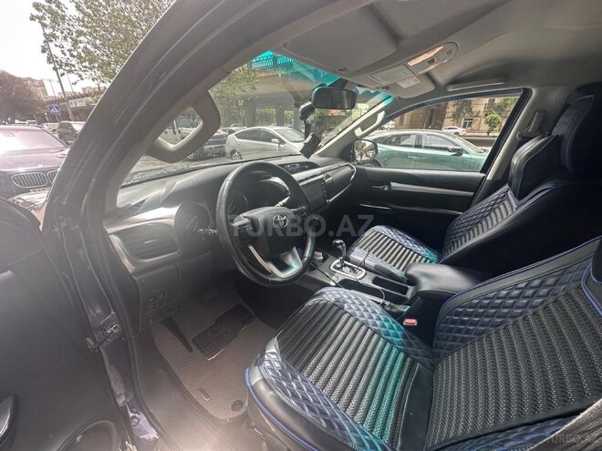 Toyota Hilux-2