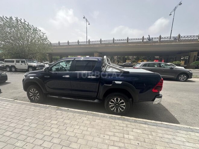 Toyota Hilux-4