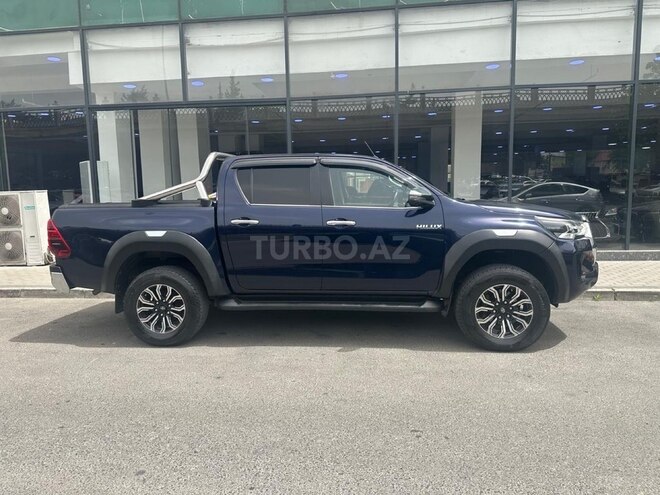 Toyota Hilux-8