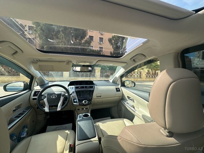 Toyota Prius V 2016, 96,000 km - 1.8 l - Bakı