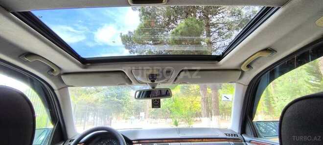 Mercedes E 240 1999, 264,000 km - 2.4 л - Sumqayıt