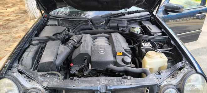 Mercedes E 240 1999, 264,000 km - 2.4 л - Sumqayıt