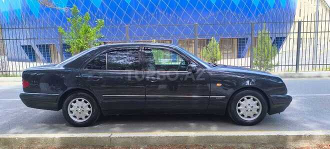 Mercedes E 240 1999, 264,000 km - 2.4 л - Sumqayıt