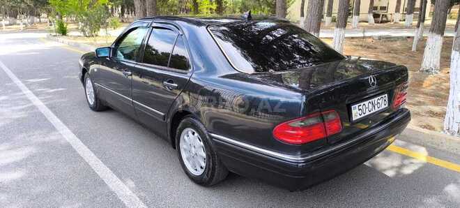Mercedes E 240 1999, 264,000 km - 2.4 л - Sumqayıt