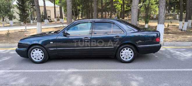 Mercedes E 240 1999, 264,000 km - 2.4 л - Sumqayıt