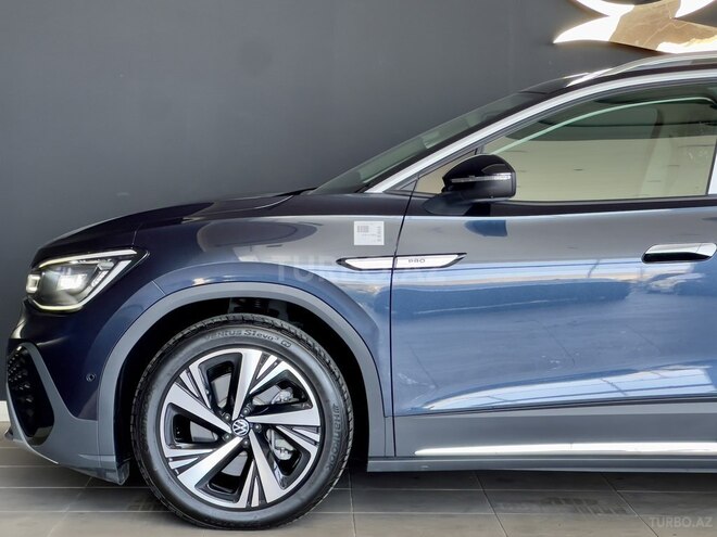 Volkswagen ID.6 Crozz-13