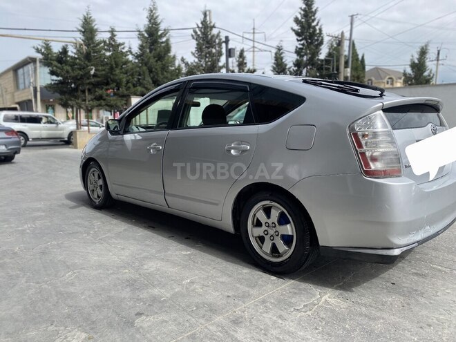 Toyota Prius-2